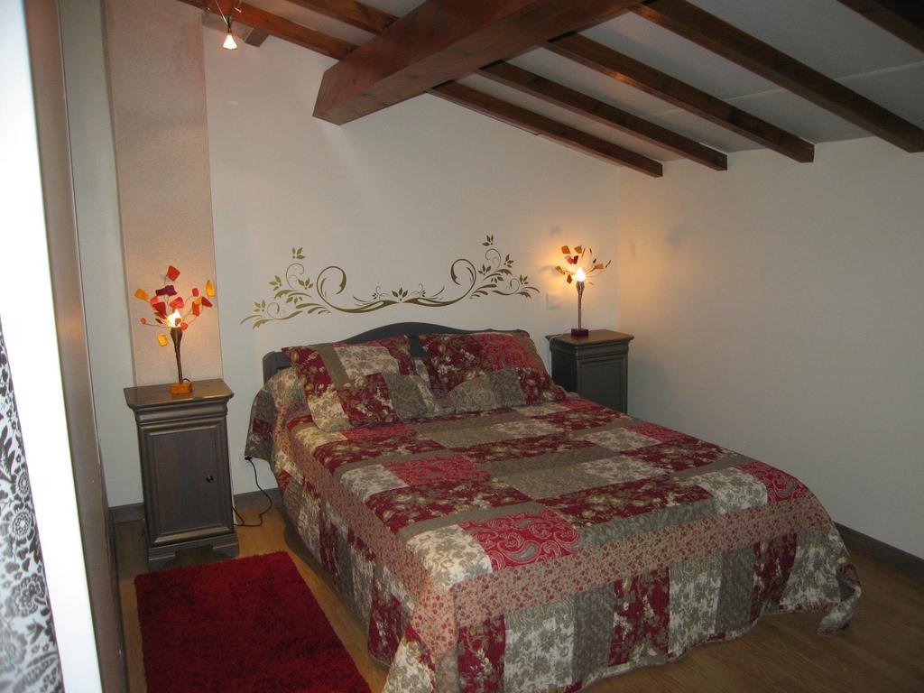 Faubourg St Jean Leilighet Aubeterre-sur-Dronne Rom bilde